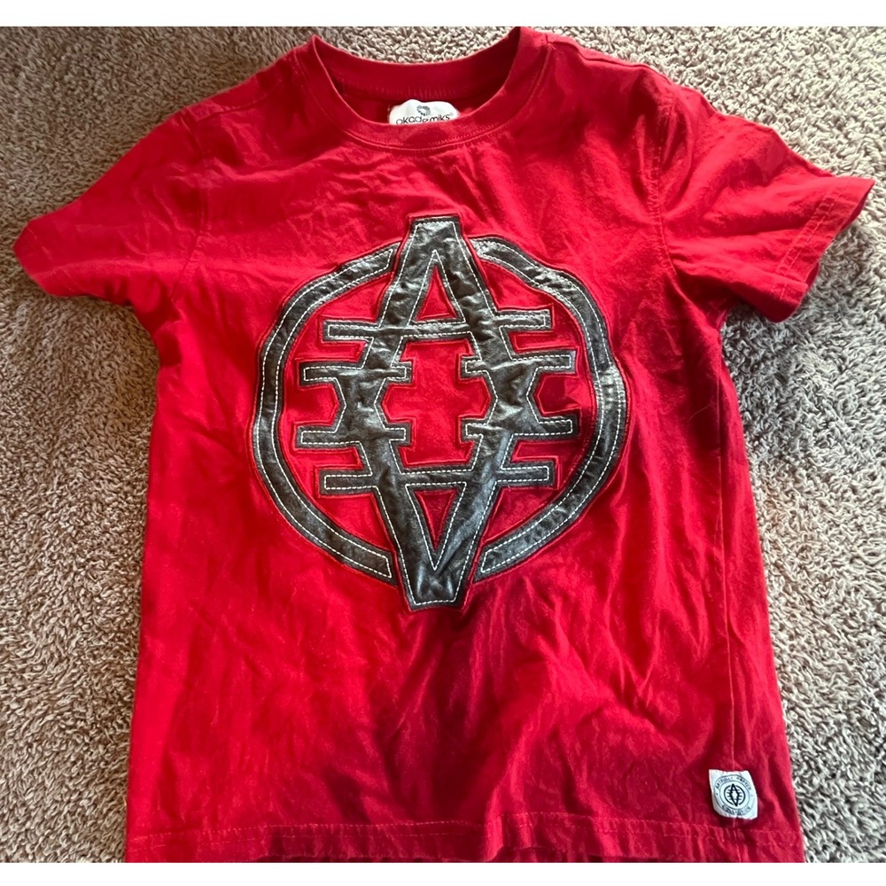 Akademiks Kids Red Graphic T-Shirt Artfully Crafted Metallic Logo Size S 8